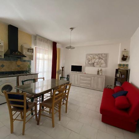 A Casa Di Glo' Apartment Porto Torres Ngoại thất bức ảnh